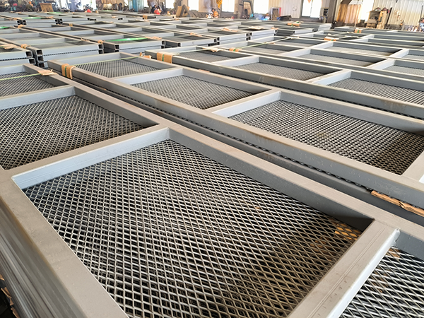 Bundled walkway platforms for underground structures