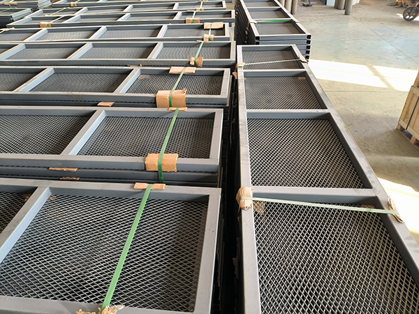 Walkway platforms bundled for tunnel infrastructure