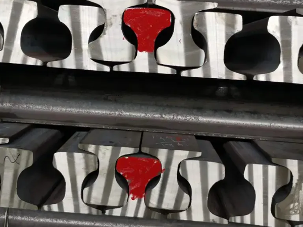 QU crane rail stock