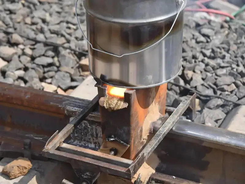 Aluminothermic welding rail
