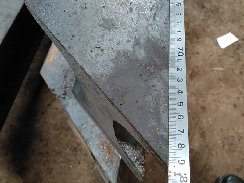 50E5 rail beveled at joint end