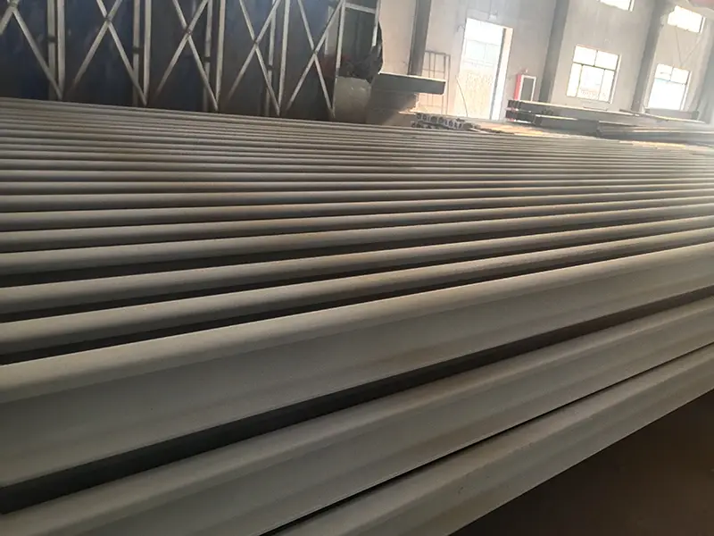 54E4 rail with anti-corrosion treatment