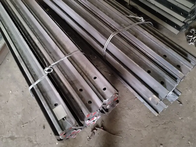 54E4 rail web hole punching