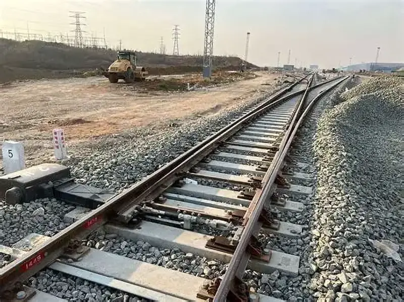 open-pit mining rail tracks for efficient ore transport