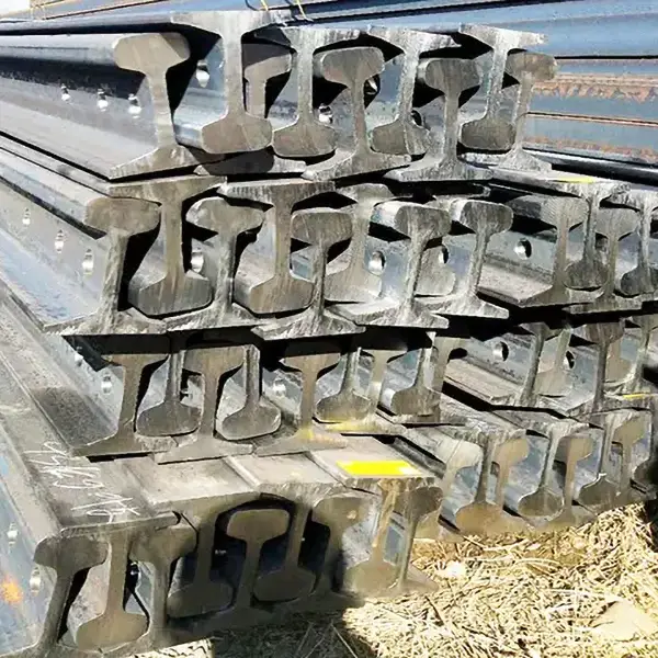 54E4 rail stacked outdoor storage