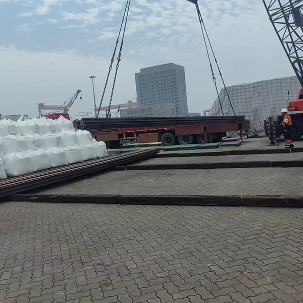 Port unloading track pieces