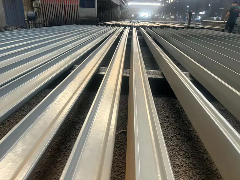 Anti-corrosion coating applied on steel rail for durability