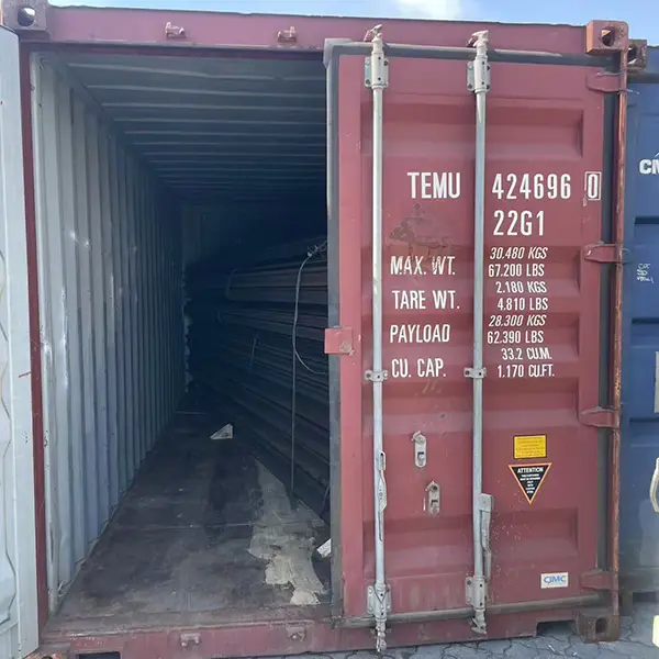 56E1 rail loading into shipping container
