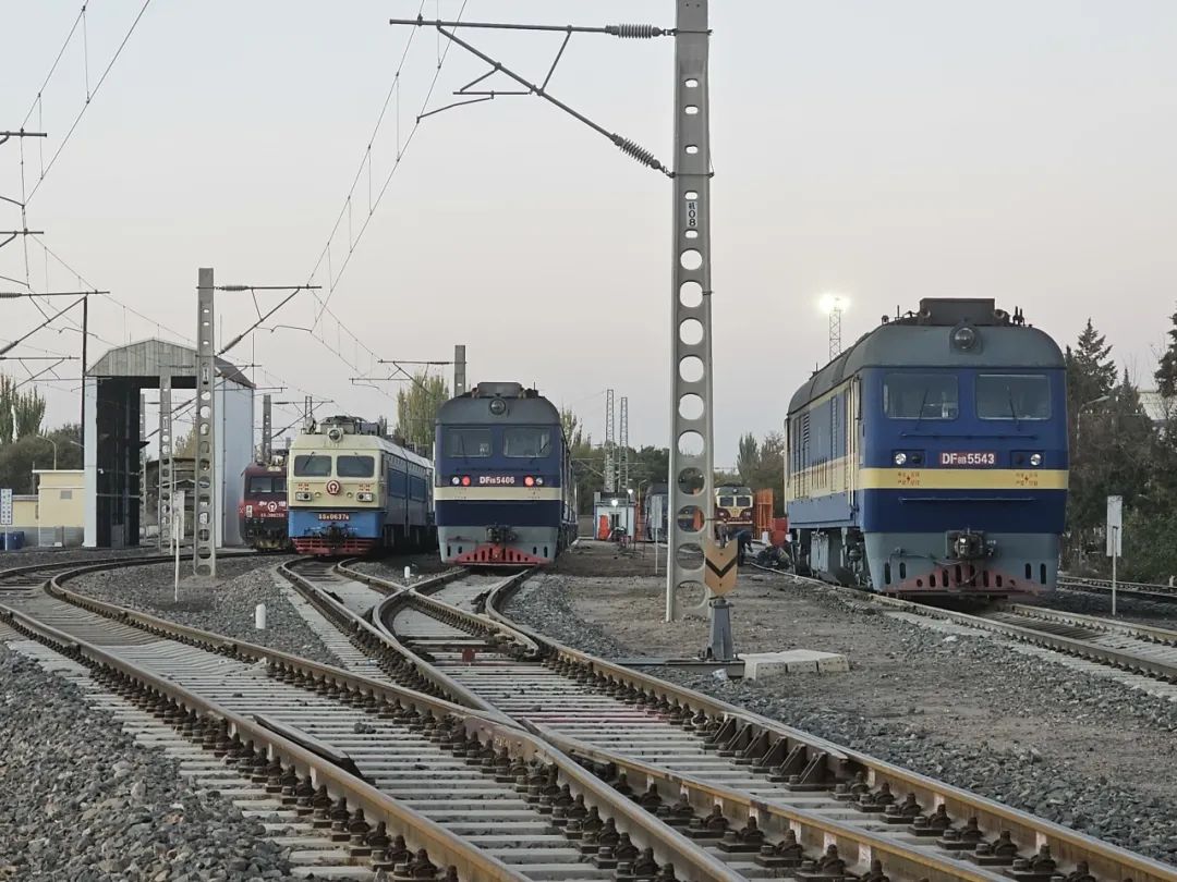 Winter operating conditions for steel rails in cold climates