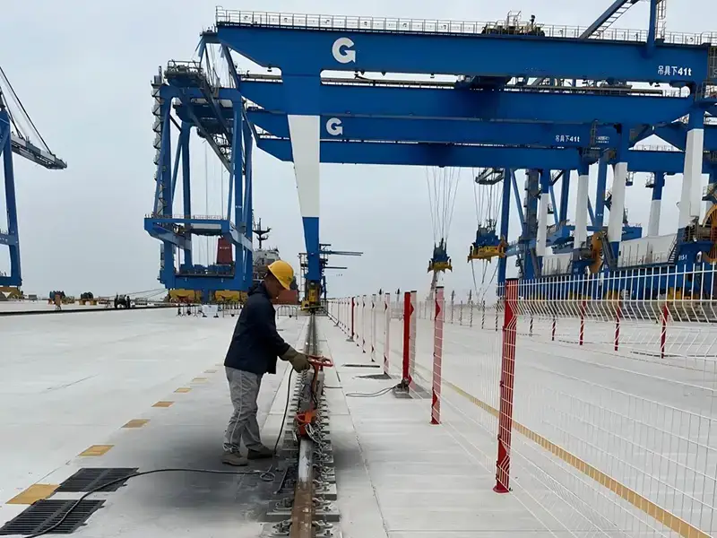 Port Crane Rail Track System for Container Handling
