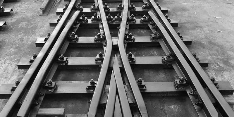 Symmetrical Turnout for Underground Mining