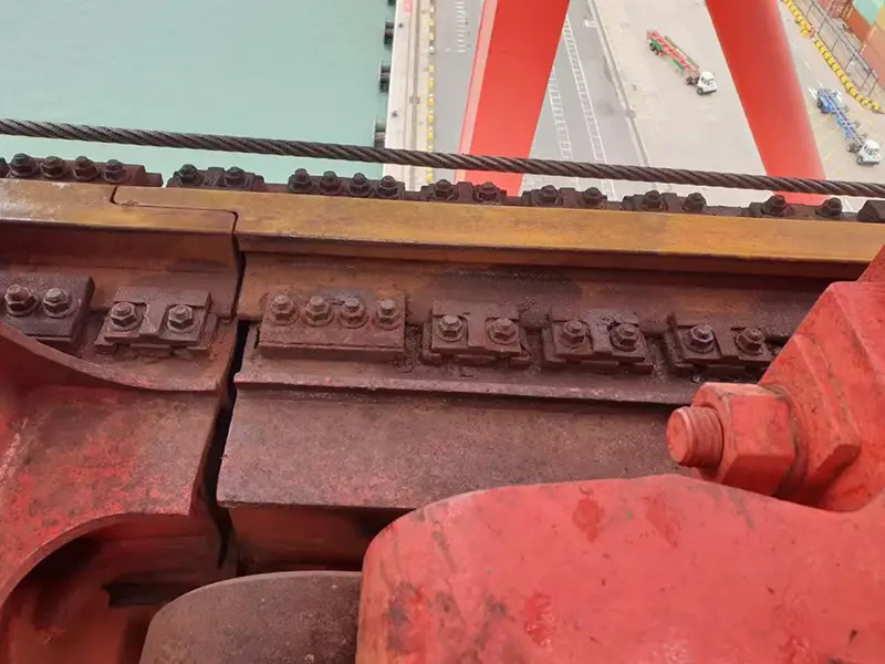 Corroded rails before replacement
