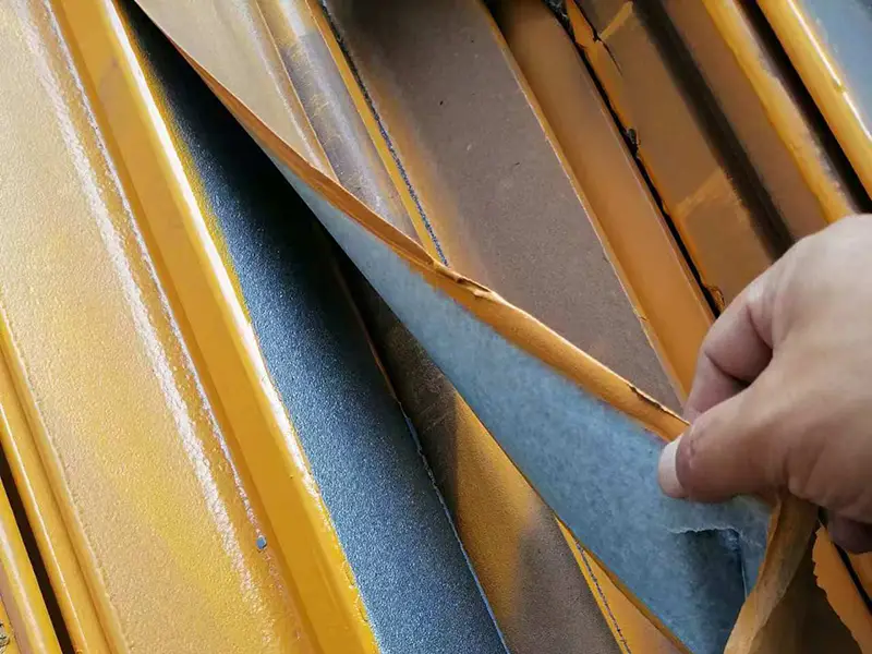 Protected rail head, coating defect free