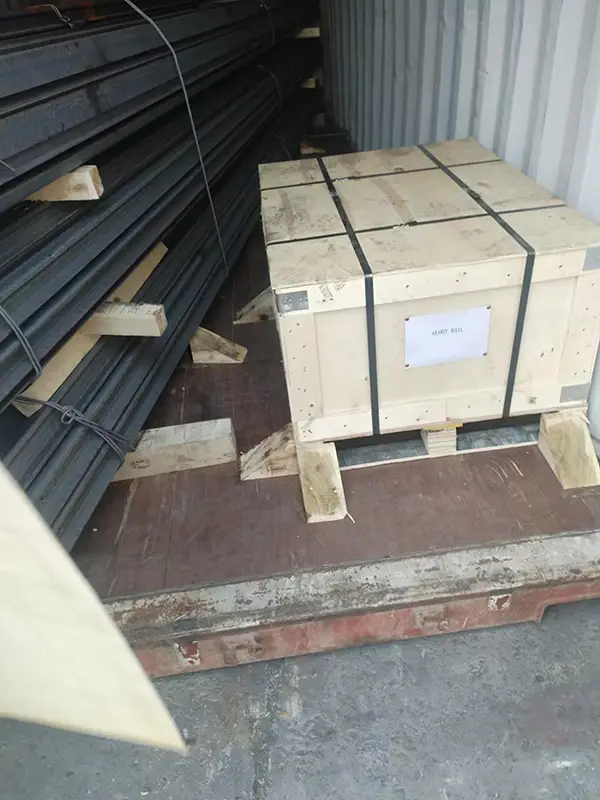 12kg steel rails secured inside 20ft containers before shipment