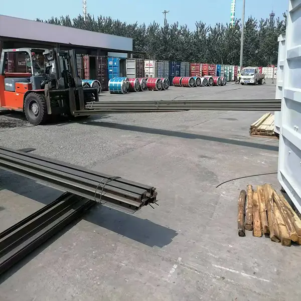 ASCE 75 Rail Handling With Forklift