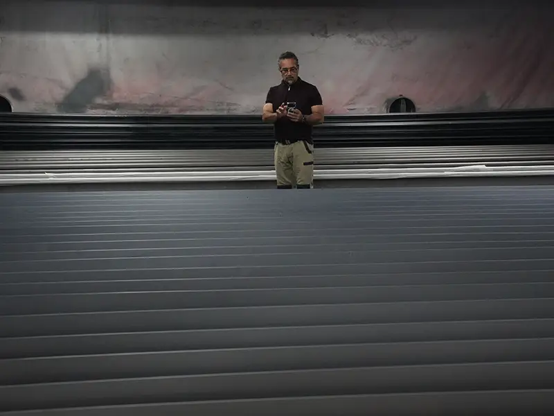 Rail anti-corrosion coating quality inspection after each layer