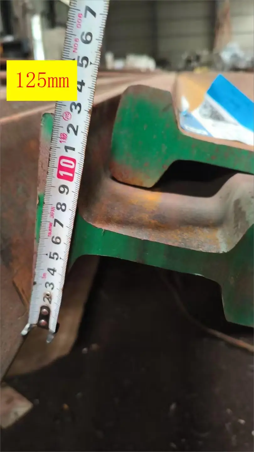 S49 rail base width measurement before delivery