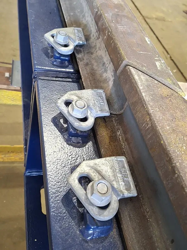 QU70 rail joint with W116 crane rail clips installed
